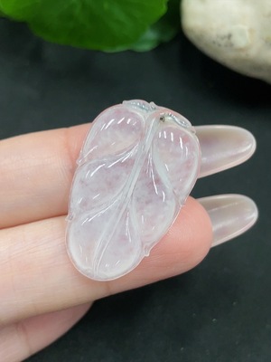 F35082455 Jadeite Leaf Pendant Total Weight Approx. 3.7g