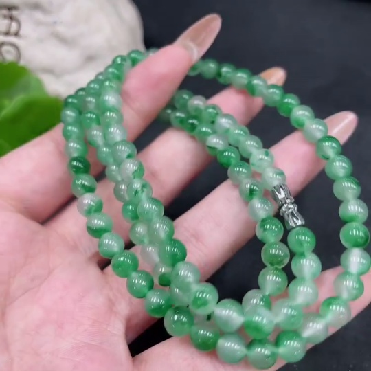 H32726228 African Emerald (Dulong Jade)
