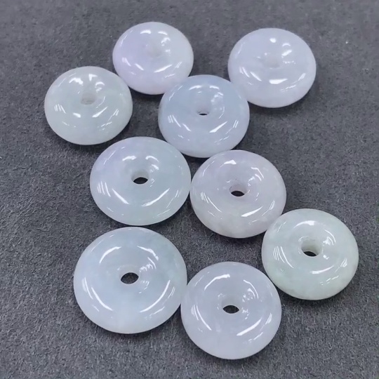 F34948115 Jadeite Peace Knot Pendant Sell as a Lot