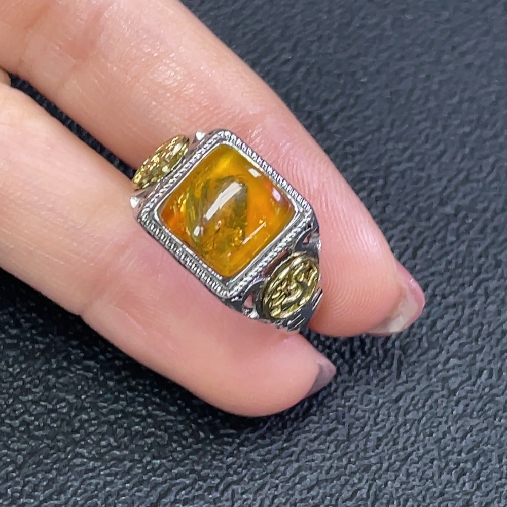 C27157788 Amber Beeswax Ring Adjustable Non-Gold Setting Total Weight Approx. 4.71g