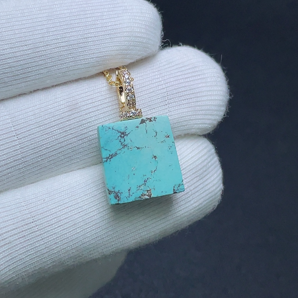 C28300669 Turquoise Pendant with Other Mineral Components, Non-Gold, Total Weight Approximately 4.36g Including Chain