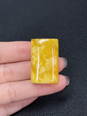 C43111282 琥珀蜜蜡饰品  货品总重约4.91克