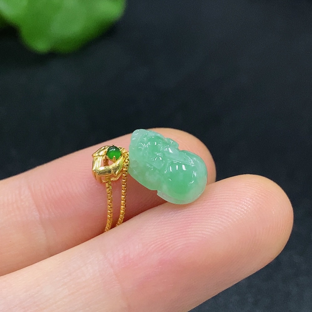 F18982756 Jadeite Pixiu Pendant (18k Gold Clasp) Non-Gold-Inlaid Chain Total Weight 1.869g