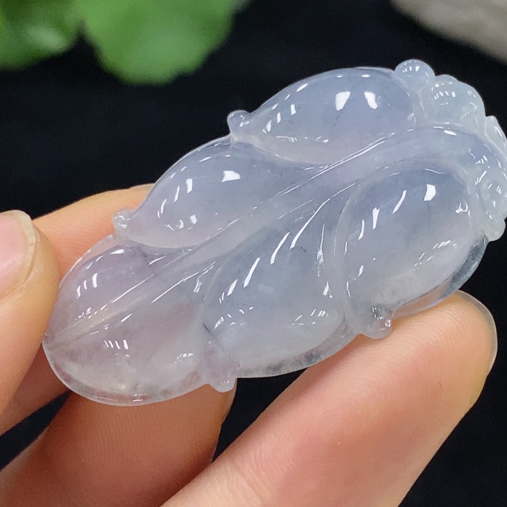 F30560088 Jadeite Leaf Pendant Total Weight Approx. 11.08g