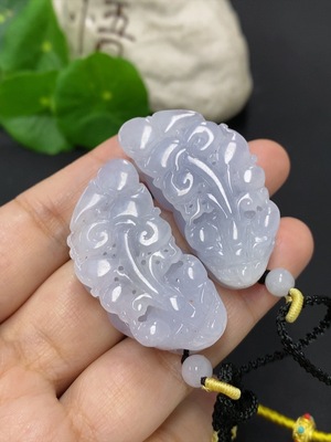 F46598043 翡翠貔貅挂件一手走