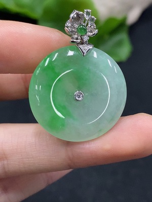 F31654568 Jadeite Safety Buckle Pendant 18K Gold Non-Diamond Total Weight Approx. 7.15g