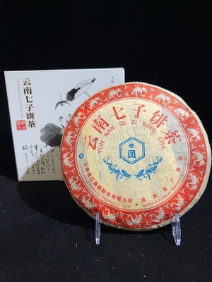 D40806493 普洱生茶 2006年 凤牌 凤牌青饼F7815 357g 包装略破损 没有品鉴（新估价机制）
