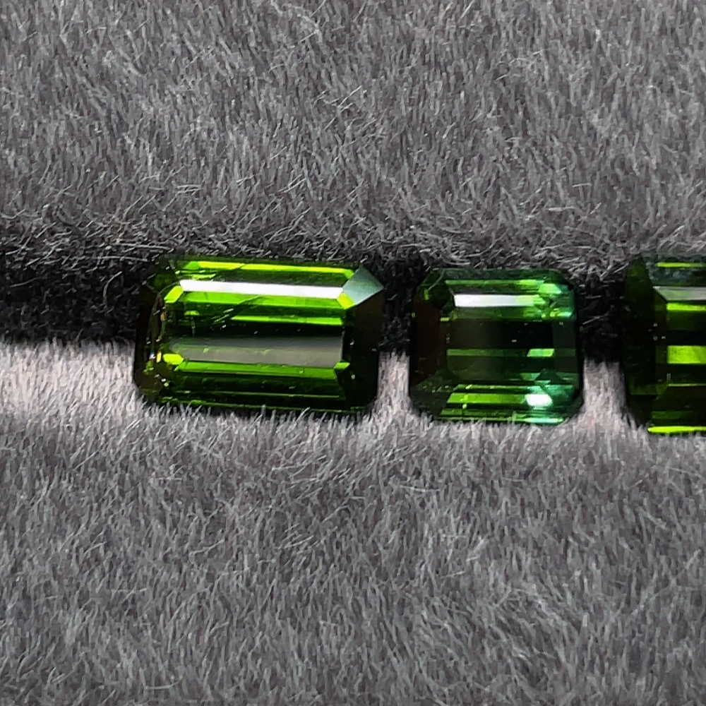 C30475424 Tourmaline Rough Stone Total Weight Approx. 9.50 Carats Wholesale Lot