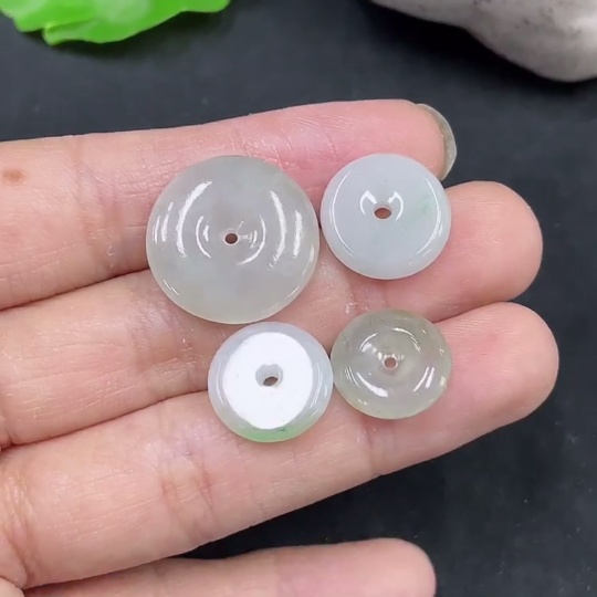 F30499819 Jadeite Pendant Sell as a Lot