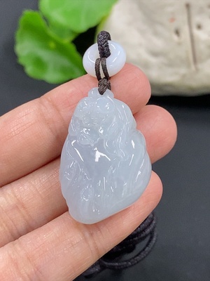 F42973349 翡翠年年有余挂件 货品总重约13.8克（含绳重）
