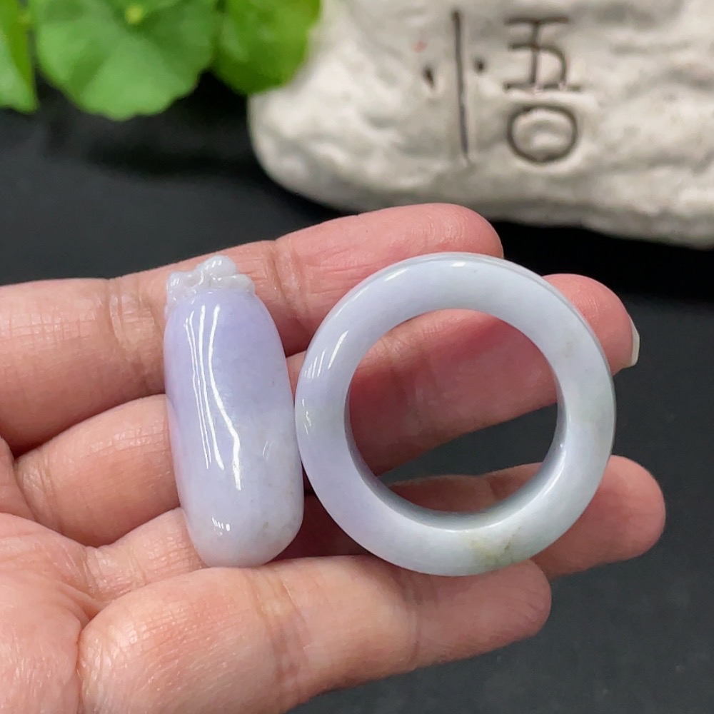F34057828 Jadeite Pendant/Archer's Ring Size 28