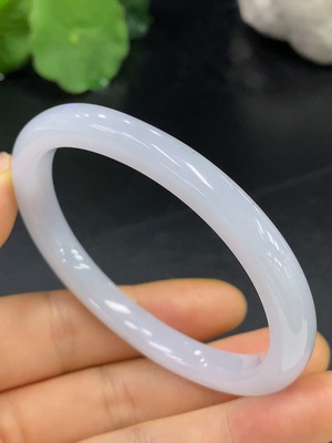 F23606743 Jadeite Concubine Bangle Size 54.4/47.4 Total Weight 24.720g