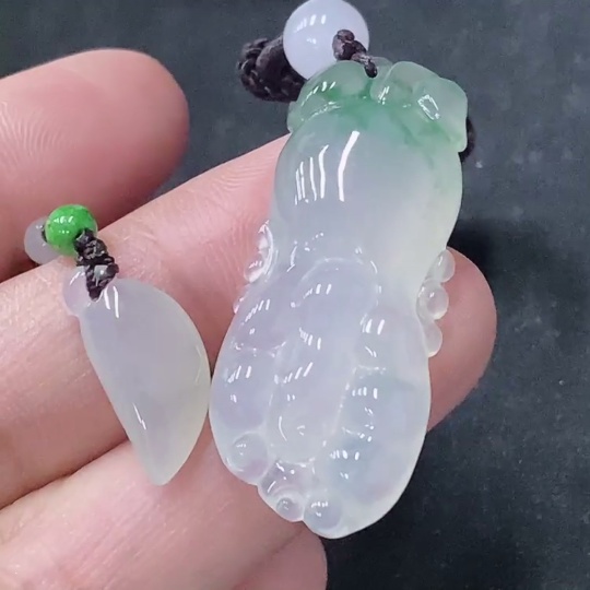 F33912797 Jadeite Chayote Pendant Total Weight About 11g