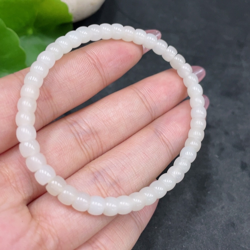 H33840457 Hetian Jade Bracelet, approx. 4.8mm beads, total weight approx. 8.1g