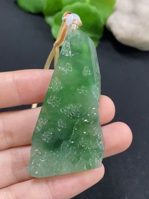 F46548183 翡翠挂件 货品总重约18.17g