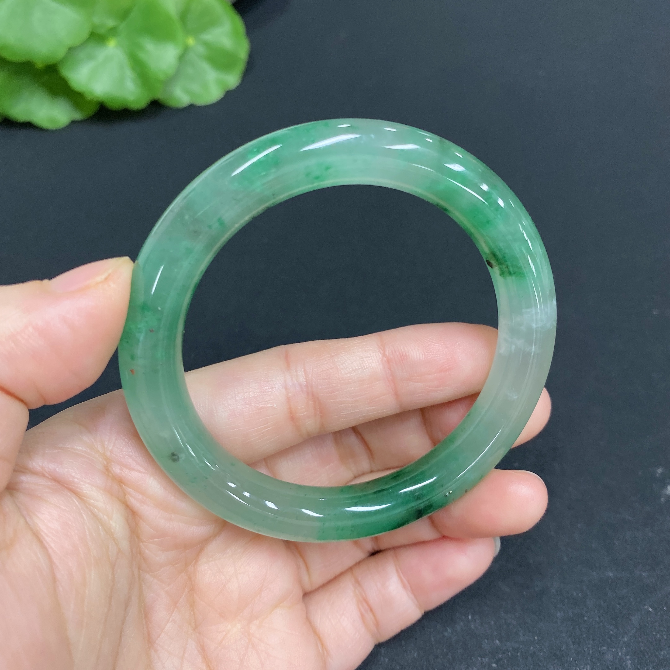 H33845780 African Emerald (Dulong Jade) Round Bangle
