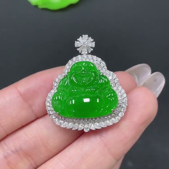 F35159215 Jadeite Buddha Pendant with 18K Gold and Diamond Setting, Total Weight Approx. 9.76g
