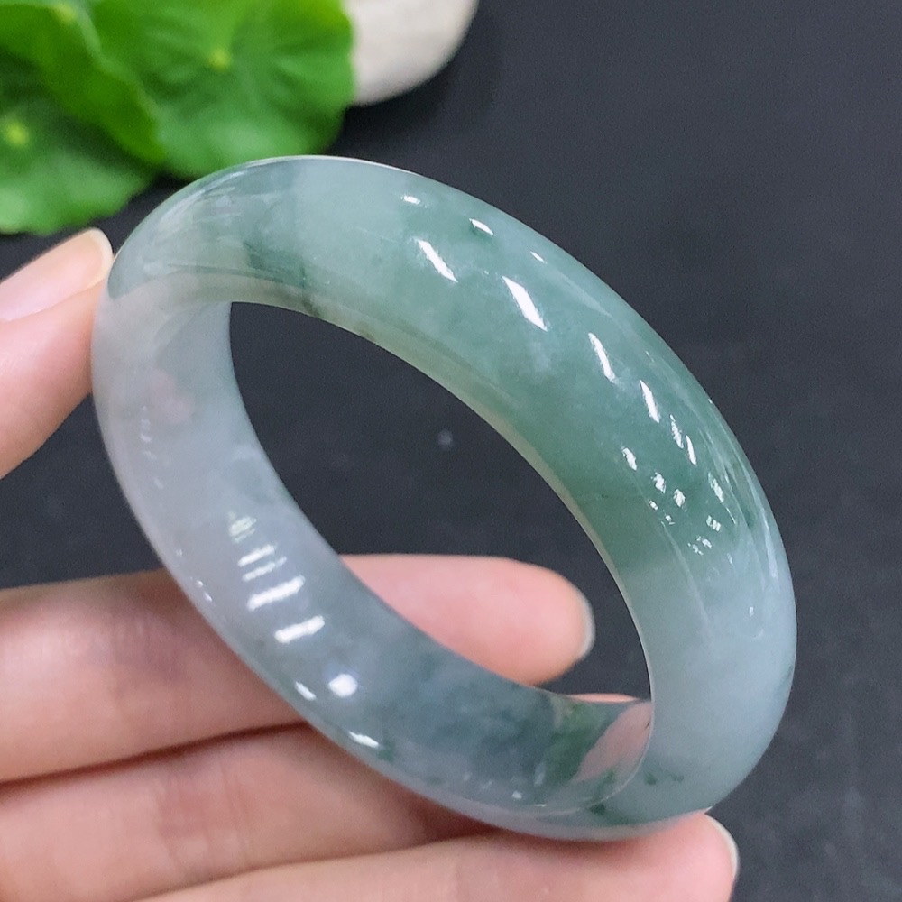 F33940425 Jadeite Round Bangle, Total Weight Approximately 56g, Size 51