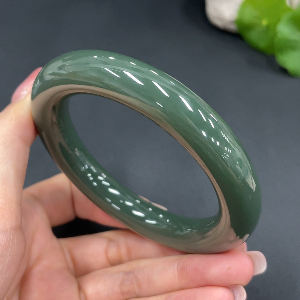 H21338719 Hetian Jade Round Bangle Size 59.3 Total Weight Approx. 81.6g