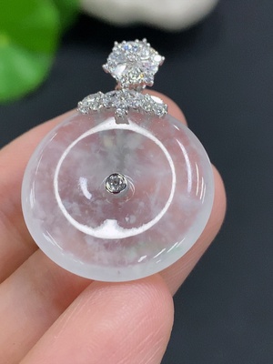 F26007044 Jadeite Safety Buckle with 18K Gold Buckle Head, Total Weight Approximately 4.5g