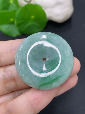 F46615783 翡翠平安扣 货品总重量约14.5克