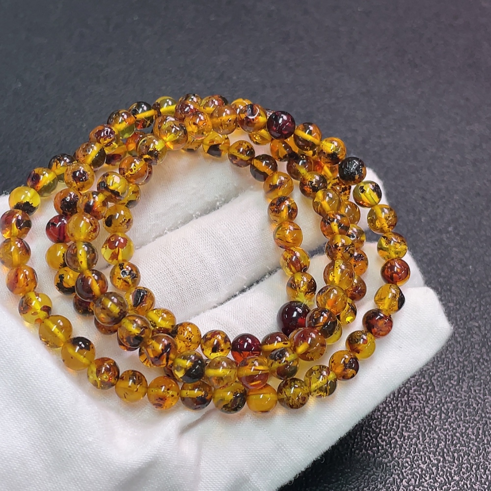C33891434 Amber Beaded Necklace, Total Weight Approx. 16.70g, Bead Size About 6.2mm