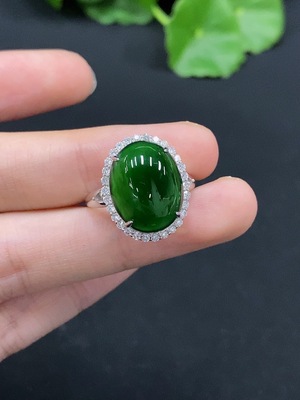 F31629401 Jadeite Cabochon Ring with 18K Gold, Size 15, Accented with Diamonds, Total Weight Approx. 4.27g