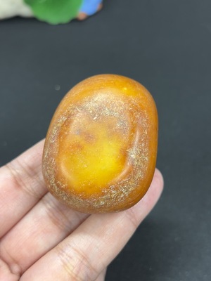 H44329191 和田玉 皮色成因未定 含其他矿物成分 货品总重约88.7g