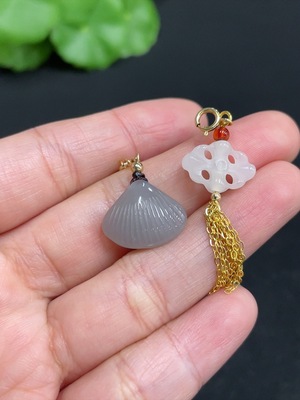 H34072673 Hetian Jade Pendant Antique Style + Scallop Non-Gold Total Weight Approx. 3g