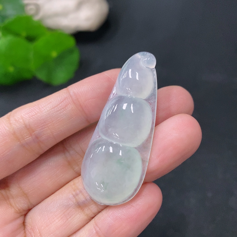 F31660801 Jadeite Pendant Lucky Bean Total Weight Approx. 8.32g
