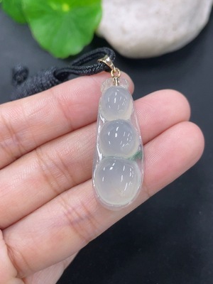 F46551969 翡翠挂件福豆 18k 货品总约重 含绳6.79g