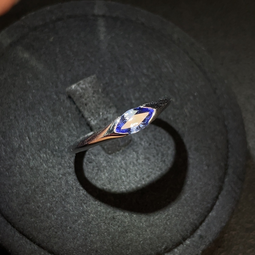 C35154844 18K Blue Sapphire Ring, Total Weight Approx. 3.21g, Size 21