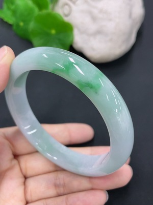 F41934739 翡翠正圈手镯 圈口55.5mm 货品总约重49.6g