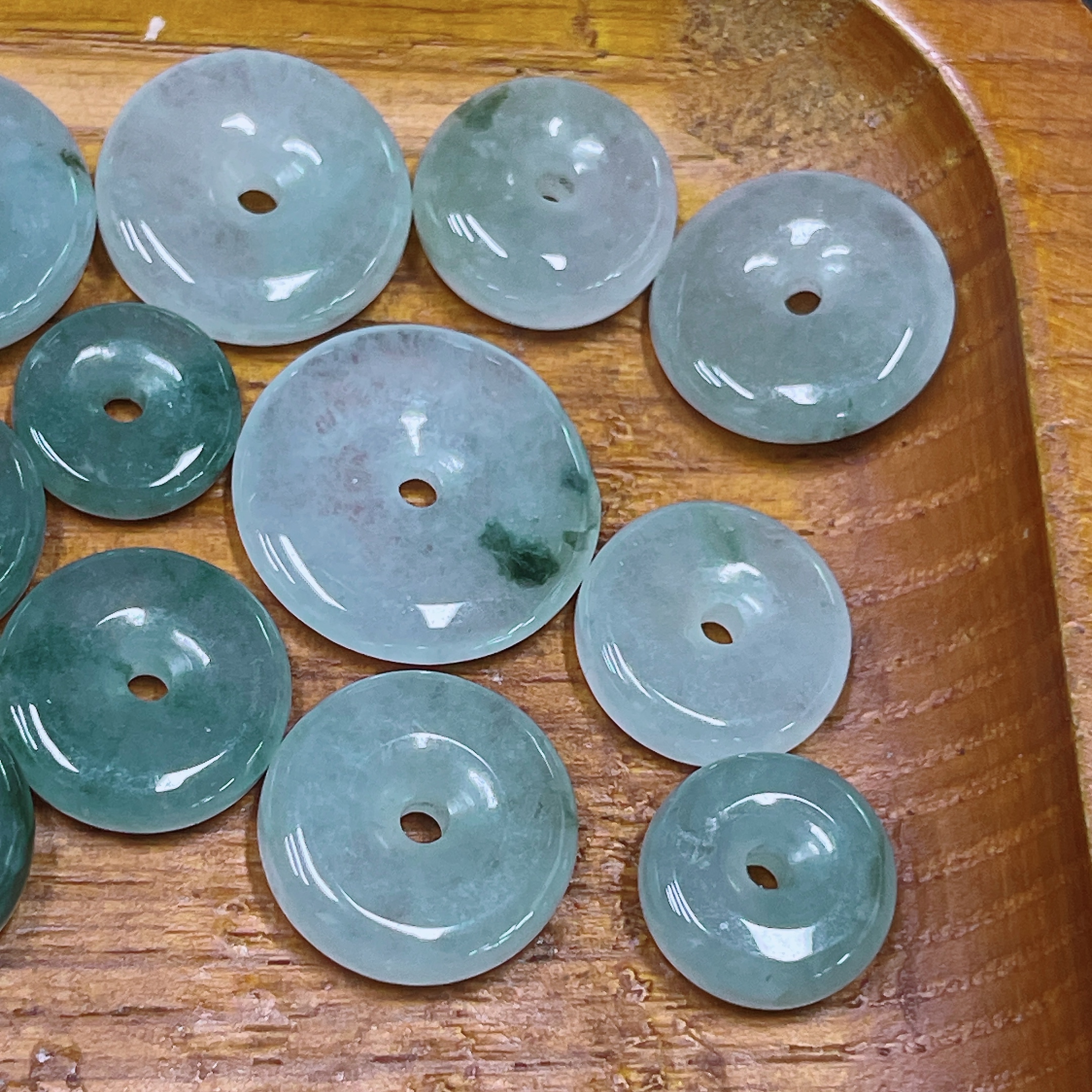 F33839926 Jadeite Pendant Sell as a Lot