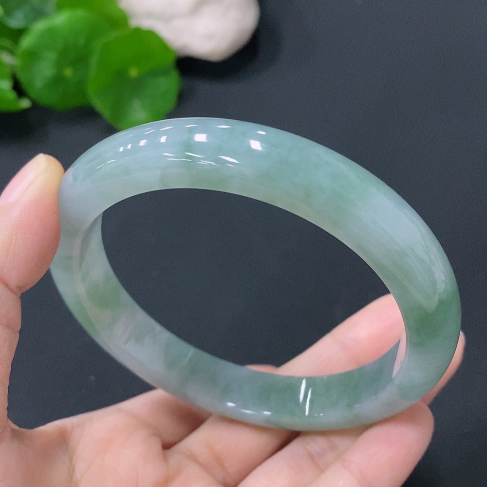 F25896375 Jadeite Round Bangle Size 60.7mm Total Weight Approximately 58.61g