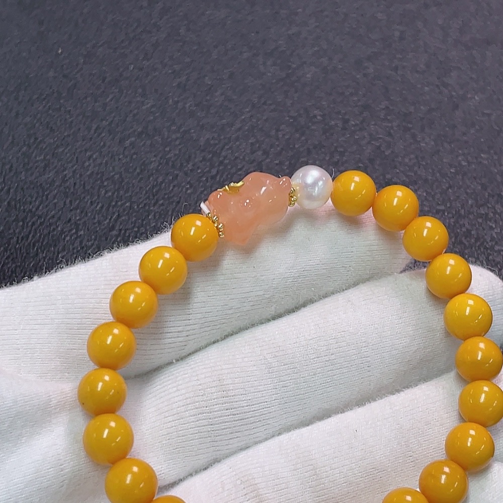 C33869647 Amber and Beeswax Bracelet Non-Gold Partial Repair Visible With Pearls Stones Possibly Non-Natural Total Weight Approx. 7.62g Size About 7.4mm