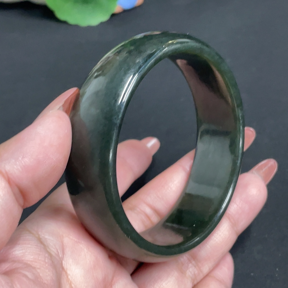 H35118380 Hetian Jade Regular Round Bracelet Size 61.1 Total Weight Approx. 72.6g