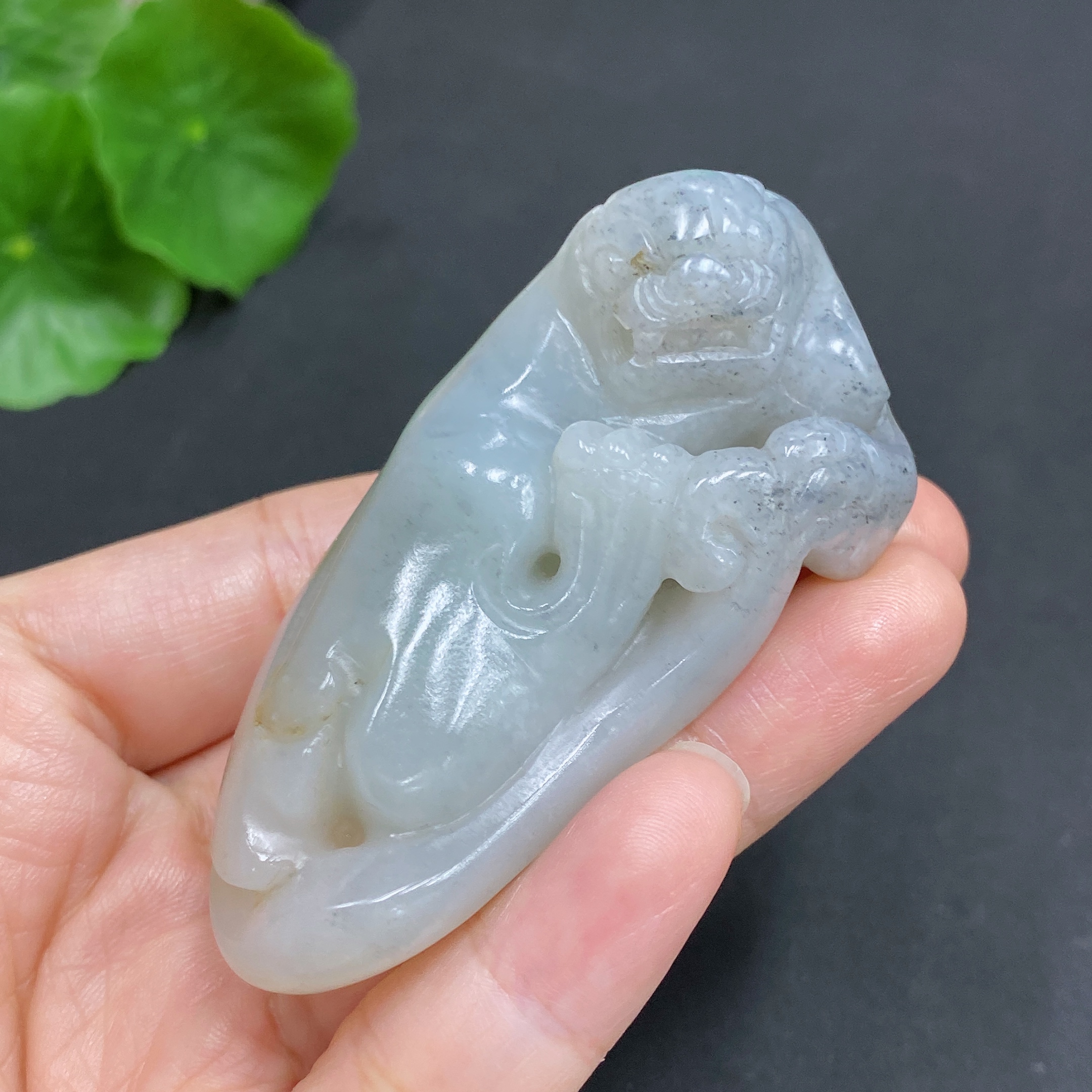 H23583110 Hetian Jade Pendant Auspicious Animal Total weight approx. 71.8g Undetermined skin color origin