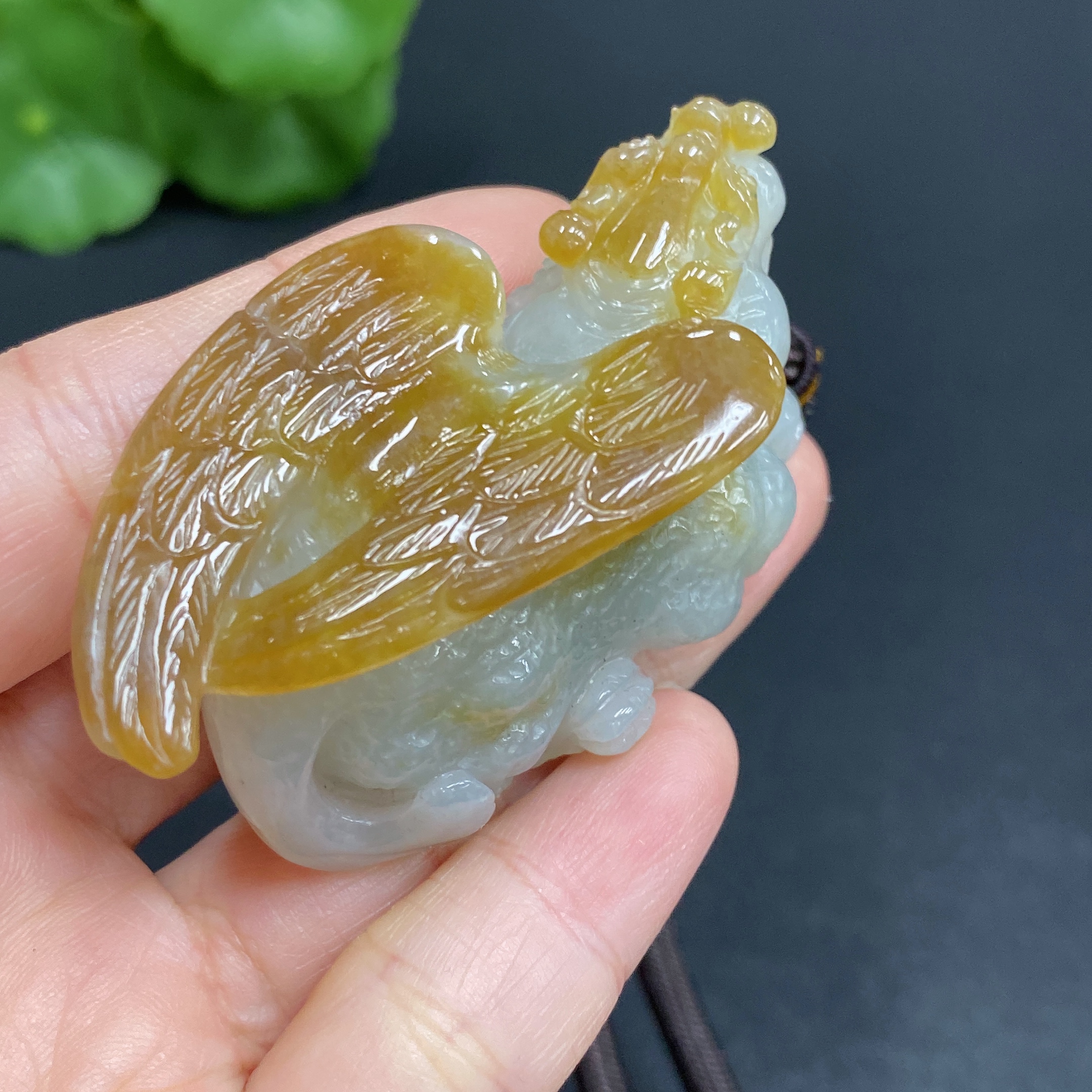 H30504881 Hetian Jade Handheld Piece - Auspicious Beast