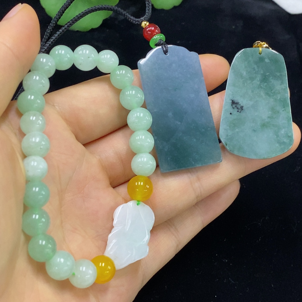 F34948902 Jadeite Pendant/Bracelet Sell as a Lot with Non-Grade A Beads (Contains Impurities)