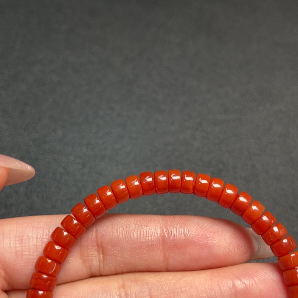 C34952383 South Red Agate Bracelet with Visible Organic Matter, Total Weight Approx. 11.95g, Bead Size ~5.9mm