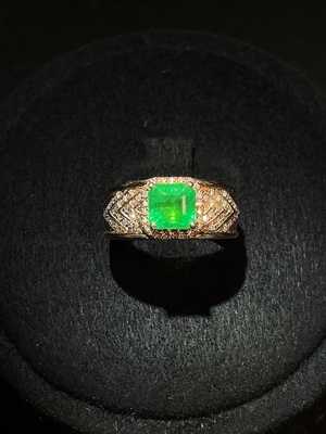 C32745421 18K Gold Emerald Ring Clarity Enhanced with Diamond Setting Total Weight Approx. 4.07g Size 12