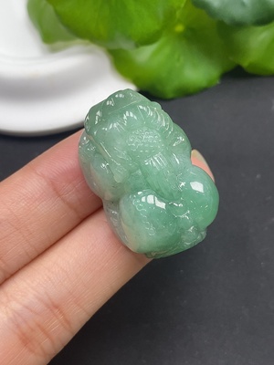 F45457723 翡翠挂件 貔貅 总重约24.36g