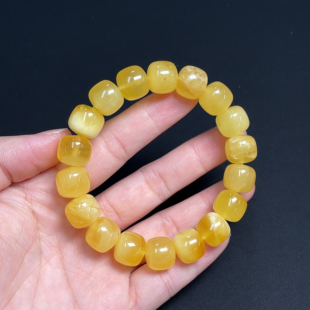 C23681673 Amber Beeswax Bracelet Total Weight Approx.20.09g Size About12.2mm