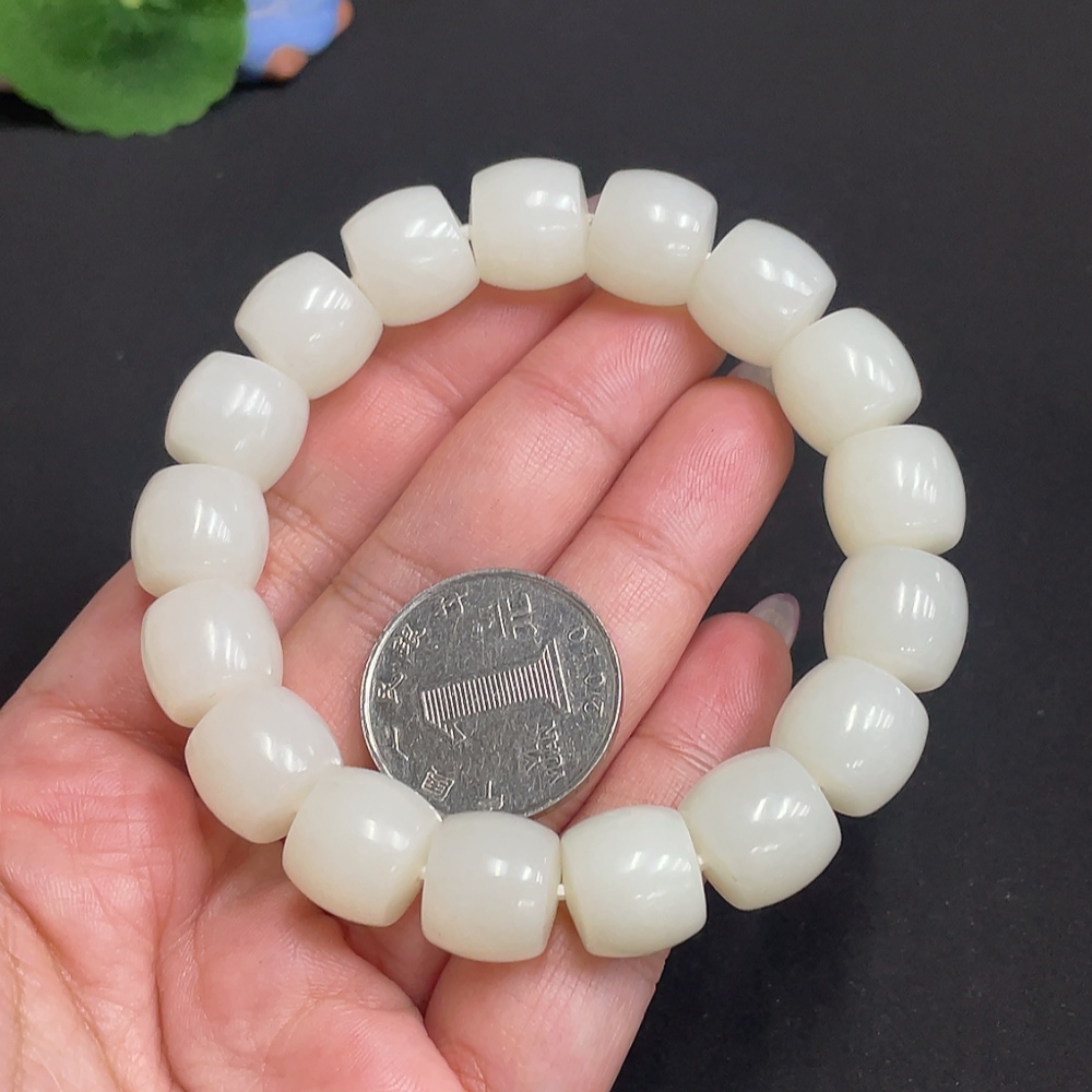 H33901251 Hetian Jade Bracelet, Approx. 13.0mm, Total Weight Approx. 63.5g