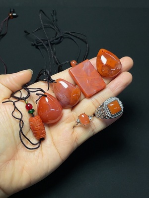 C46537265 南红玛瑙挂件+戒指 可见有机物 非金 活口 货品含绳总重约60.6克 一手走