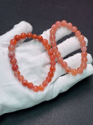 C34990505 Red Agate Bracelet with Visible Organic Matter, Total Weight Approx. 37.94g, Sell as a Lot