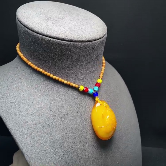 C34066888 Amber Beeswax Pendant with Colorless Coating, Total Weight Approx. 16.50g Including Chain, Chain Not Natural