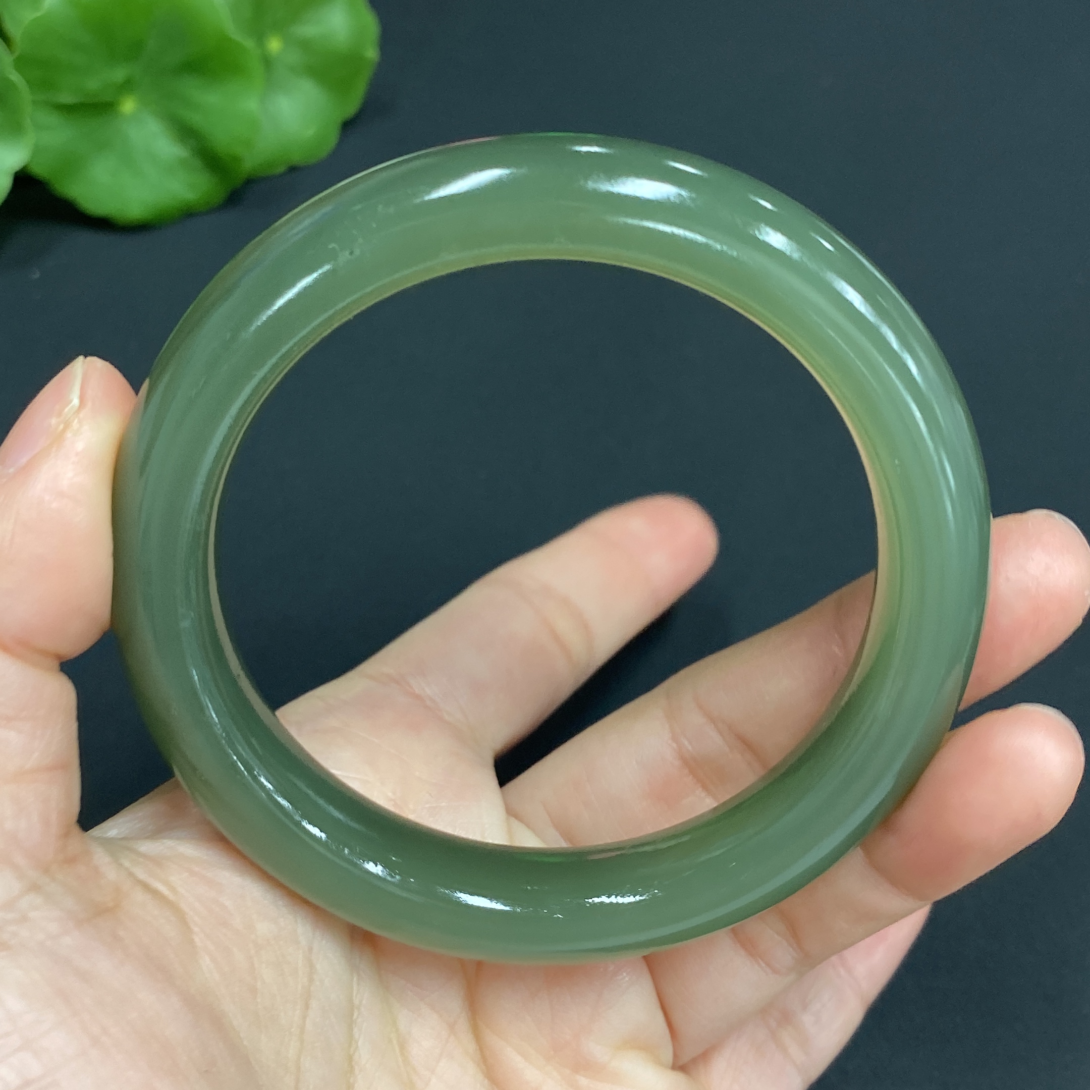 H27084558 Hetian Jade Round Bracelet Size 56.8 Total Weight Approx. 55.4g