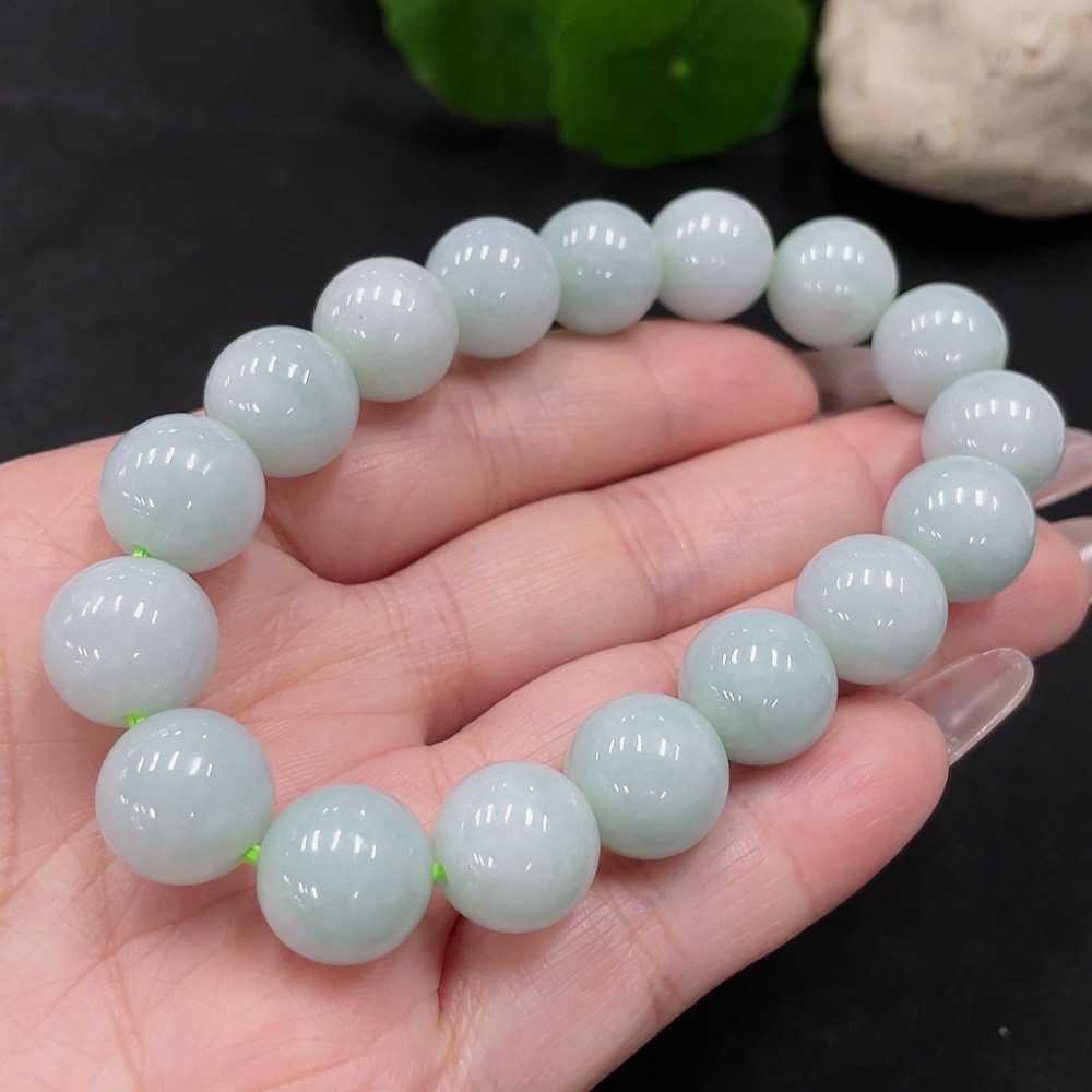 F35082323 Jadeite bracelet, approx. 12.1mm, total weight approx. 52.3g